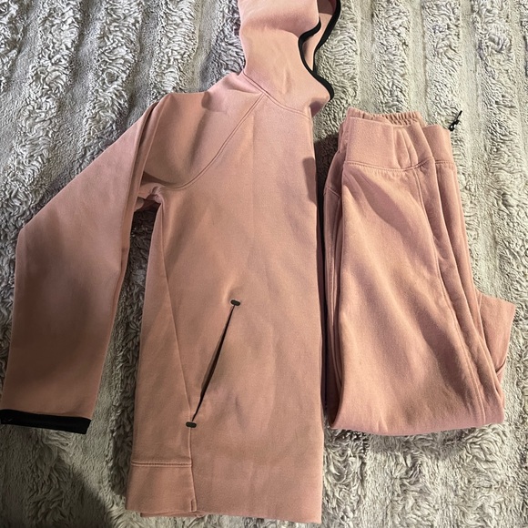 * SOLD * Old Navy Active Dynamic Fleece 2pc suit - size M-8 - Picture 2 of 4